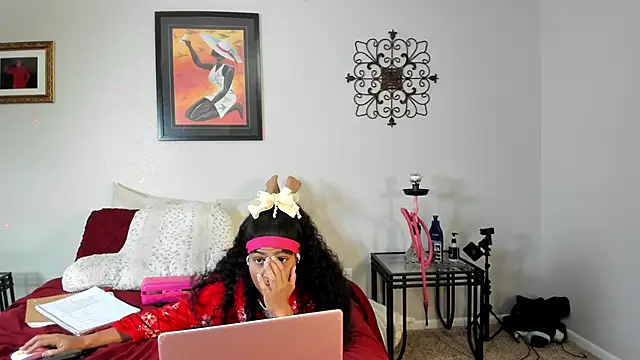 yiauana online show from 13, 2, 2025