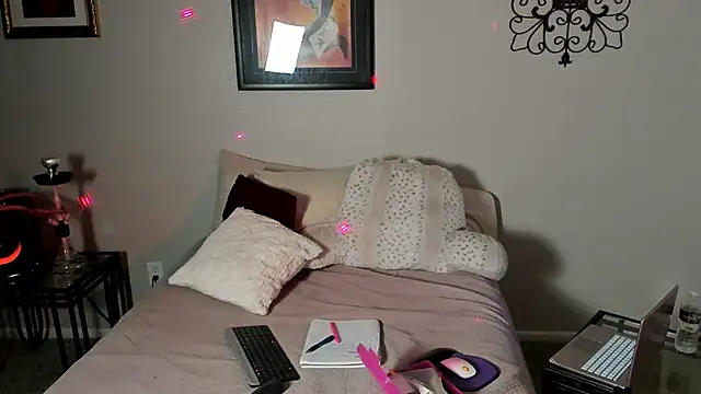 yiauana online show from 22, 2, 2025