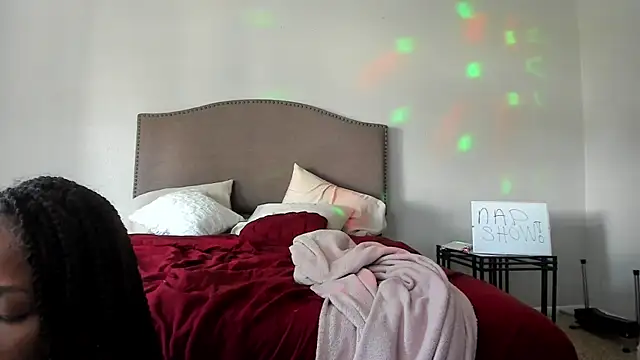 yiauana online show from 25, 9, 2025