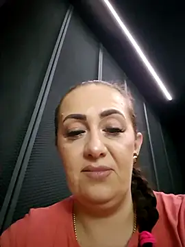 AvaLloyd online show from 20, 2, 2025