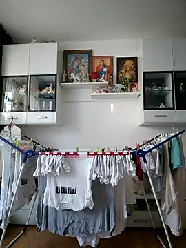 AvaLloyd online show from 20, 2, 2025