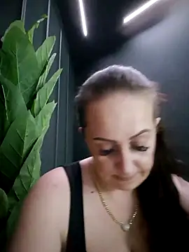 AvaLloyd online show from 3, 3, 2025