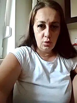 AvaLloyd online show from 28, 9, 2025