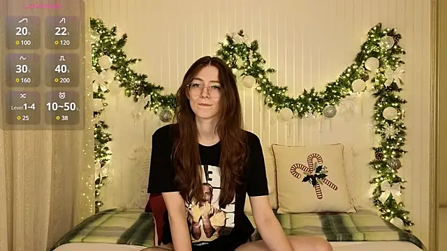 Snapshot of Ester_Hill chatting on 5, 1, 2025 Ester Hill online show from 5, 1, 2025