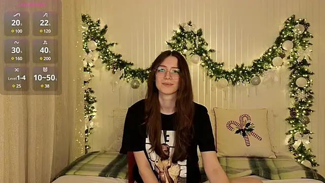 Snapshot of Ester_Hill chatting on 5, 1, 2025 Ester Hill online show from 5, 1, 2025