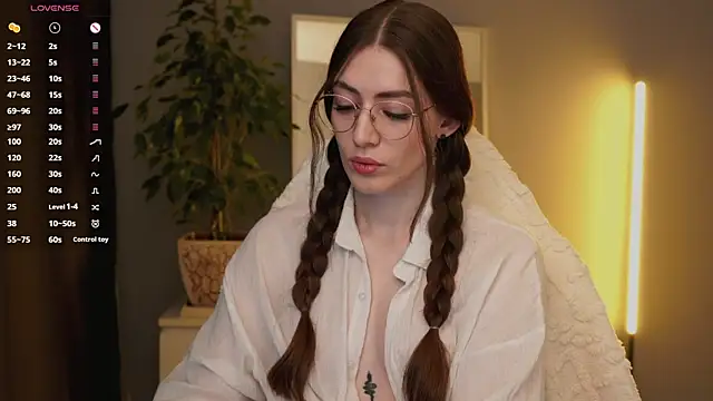 Snapshot of Ester_Hill chatting on 20, 9, 2025 Ester Hill online show from 20, 9, 2025