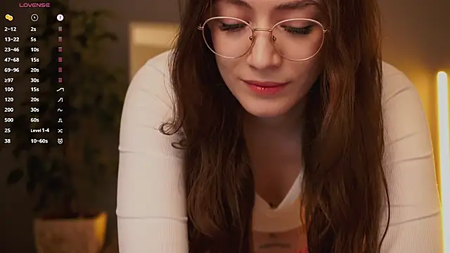 Ester Hill online show from 3, 12, 2025