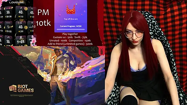 Snapshot of ElliMoor chatting on 1, 10, 2025 ElliMoor online show from 1, 10, 2025