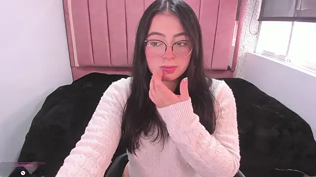 Snapshot of MiaWils_ chatting on 22, 6, 2026 MiaWils online show from 22, 6, 2026