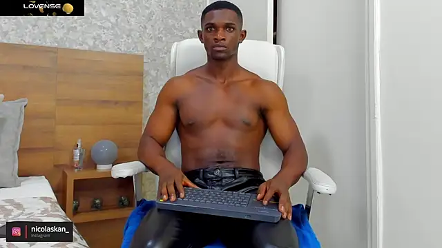 nicolaskan online show from 14, 12, 2024