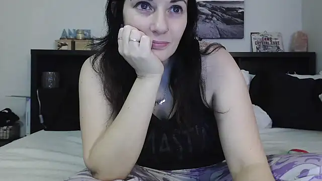 CrystalLakeXO online show from 7, 2, 2025