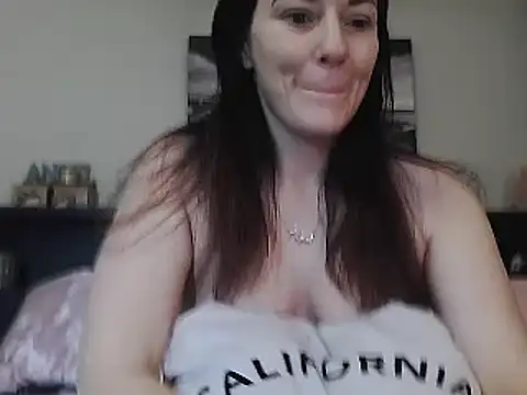 CrystalLakeXO online show from 9, 3, 2025