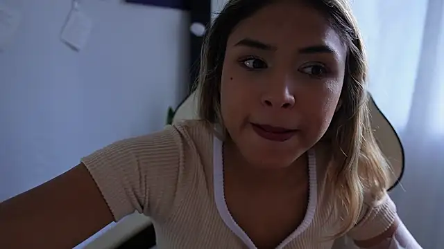 SaraParisi online show from 22, 1, 2025