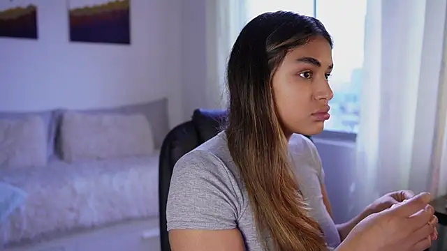 SaraParisi online show from 22, 10, 2025