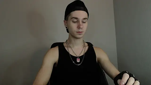 Joseph  Quinn online show from 11, 1, 2025