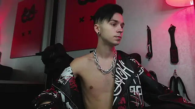 Joseph  Quinn online show from 24, 1, 2025