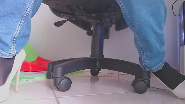 angeldevil193 online show from 20, 2, 2025