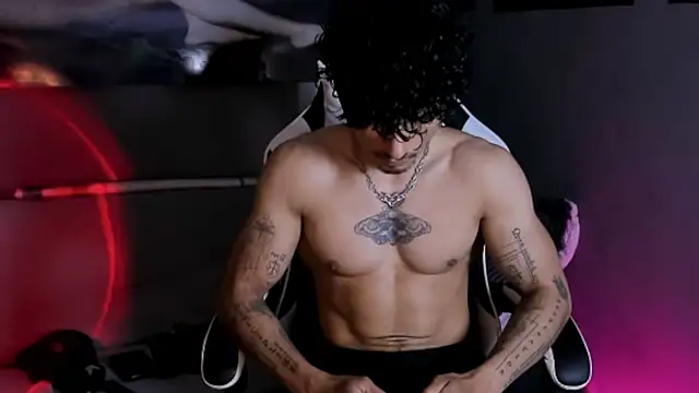 Snapshot of Thomas_Fit1 chatting on 31, 3, 2026 Thomas Fit1 online show from 31, 3, 2026