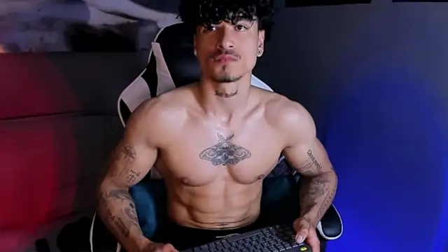 Snapshot of Thomas_Fit1 chatting on 4, 4, 2026 Thomas Fit1 online show from 4, 4, 2026