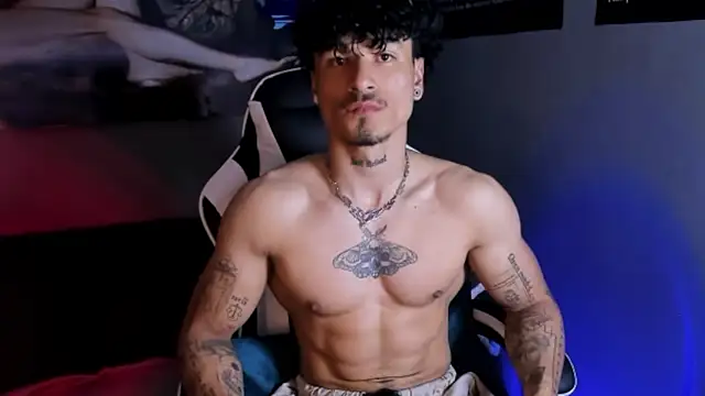 Snapshot of Thomas_Fit1 chatting on 6, 4, 2026 Thomas Fit1 online show from 6, 4, 2026