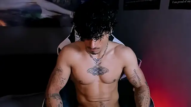 Snapshot of Thomas_Fit1 chatting on 6, 4, 2026 Thomas Fit1 online show from 6, 4, 2026