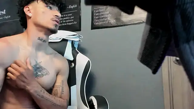 Snapshot of Thomas_Fit1 chatting on 9, 4, 2026 Thomas Fit1 online show from 9, 4, 2026