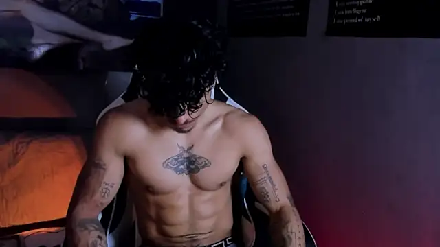 Snapshot of Thomas_Fit1 chatting on 14, 4, 2026 Thomas Fit1 online show from 14, 4, 2026