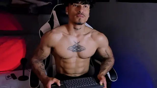 Snapshot of Thomas_Fit1 chatting on 14, 4, 2026 Thomas Fit1 online show from 14, 4, 2026