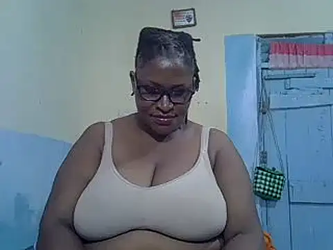 Snapshot of sexy_bigboobss chatting on 12, 10, 2025 sexy bigboobss online show from 12, 10, 2025