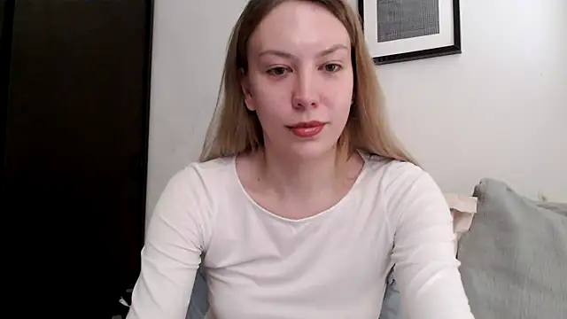 Snapshot of Scarlettford chatting on 23, 10, 2025 Scarlettford online show from 23, 10, 2025