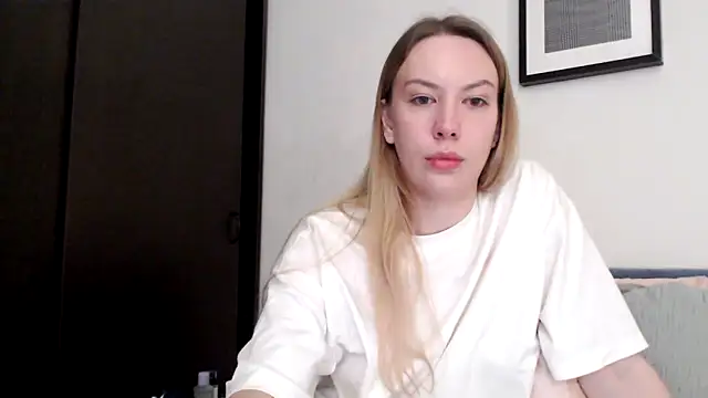 Snapshot of Scarlettford chatting on 1, 11, 2025 Scarlettford online show from 1, 11, 2025