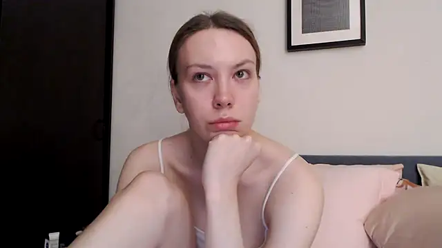 Snapshot of Scarlettford chatting on 12, 11, 2025 Scarlettford online show from 12, 11, 2025