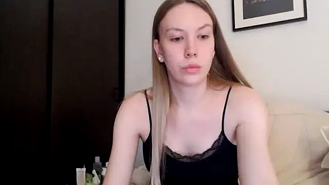 Snapshot of Scarlettford chatting on 27, 11, 2025 Scarlettford online show from 27, 11, 2025