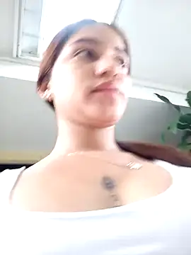 AnthonelaDuque online show from 3, 10, 2025