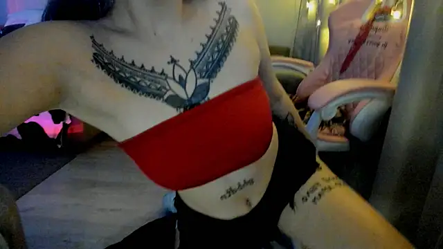 Snapshot of Ledy_WWWII chatting on 10, 12, 2024 Ledy WWWII online show from 10, 12, 2024