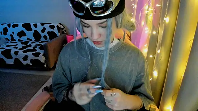 Snapshot of Ledy_WWWII chatting on 11, 1, 2025 Ledy WWWII online show from 11, 1, 2025