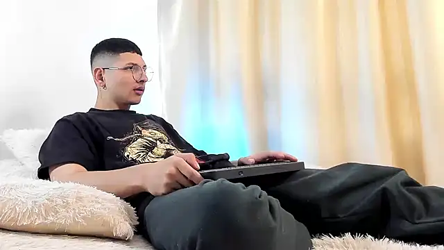 a lejandro 0 8 online show from 19, 12, 2024