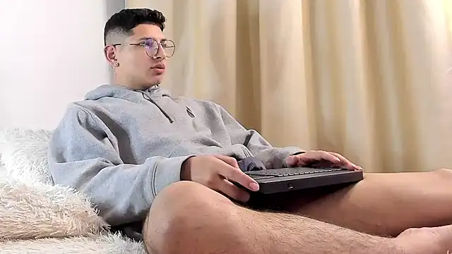 a lejandro 0 8 online show from 9, 2, 2025