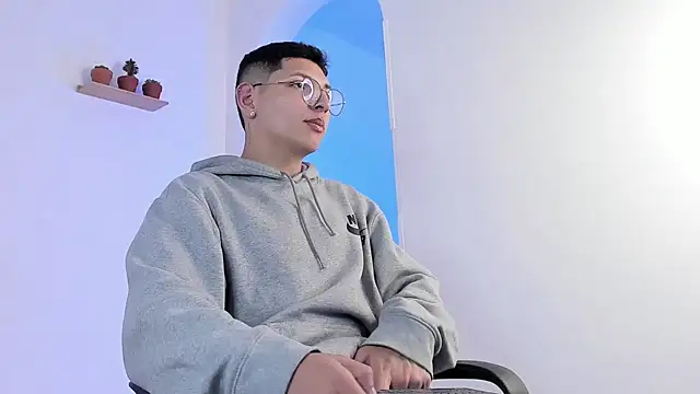 a lejandro 0 8 online show from 26, 2, 2025