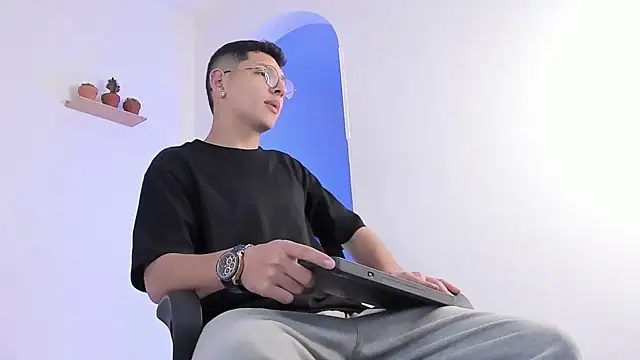 a lejandro 0 8 online show from 26, 2, 2025