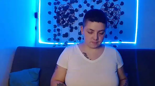 aron lettone01 online show from 5, 2, 2025