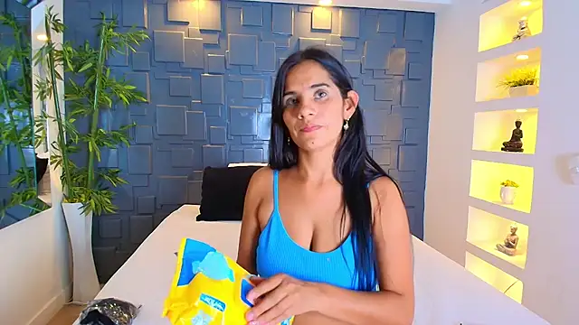 EmmilyCollson online show from 18, 1, 2025