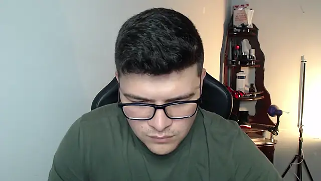 Snapshot of Plug_Control chatting on 1, 3, 2026 Plug Control online show from 1, 3, 2026