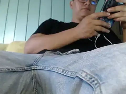 Snapshot of Plug_Control chatting on 27, 3, 2026 Plug Control online show from 27, 3, 2026