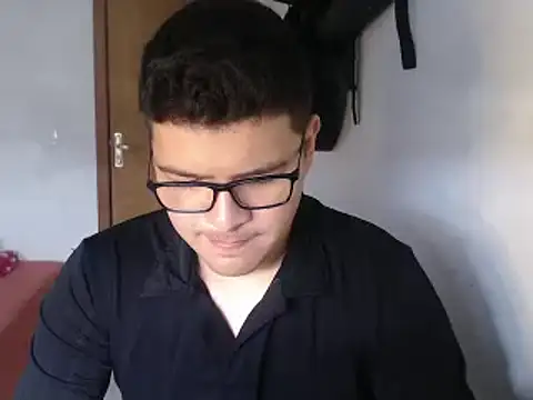 Snapshot of Plug_Control chatting on 5, 4, 2026 Plug Control online show from 5, 4, 2026