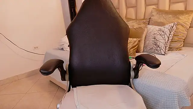 lia mariana online show from 20, 10, 2025