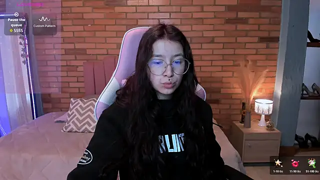Amy joones online show from 4, 6, 2026