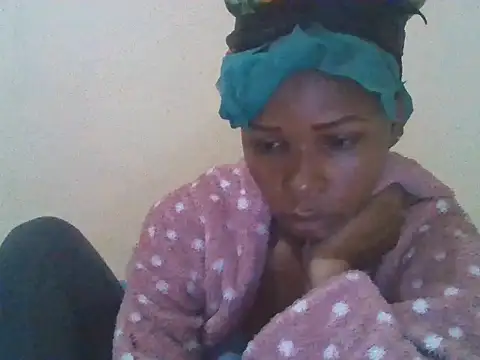 Snapshot of CharlotteDee chatting on 19, 10, 2025 CharlotteDee online show from 19, 10, 2025