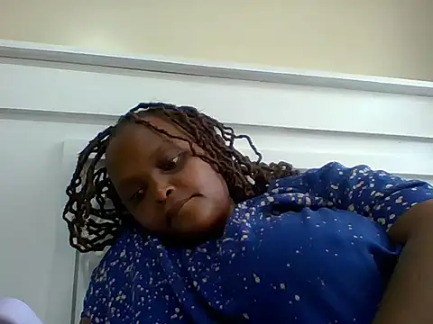 Snapshot of Sexxy-Shie chatting on 1, 2, 2025 Sexxy-Shie online show from 1, 2, 2025