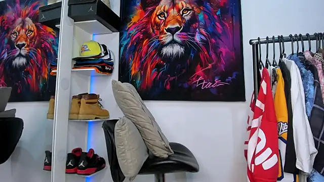 Snapshot of Pantera_black_21 chatting on 21, 10, 2025 Pantera black 21 online show from 21, 10, 2025